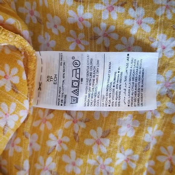 Yellow Floral Sleeveless Blouse EUC - Picture 3 of 4